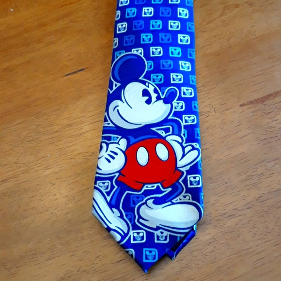 Mickey Mouse tie - Picture 1 of 3